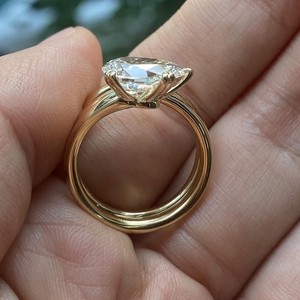 Bague de fiançailles en diamant de laboratoire taille poire, bande épaisse et simple, platine, solitaire, mariage, luxe, minimaliste, joaillerie fine, IGI - Product Image 6