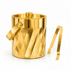 Ce seau à glace élégant en or présente un design en spirale époustouflant, un couvercle assorti et des pinces pratiques pour un service élégant lors de bars et de fêtes. - Product Image 1