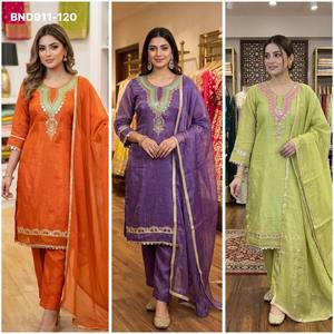 Colección de trajes, pantalones y dupattas con bordados brillantes y efecto espejo, en colores increíbles y nueva variedad, de proveedor de Surat. - Product Image 2