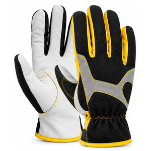 Gants d'assemblage orange et noir, best-seller, nouveauté, avec dos flexible en tissu, sections contrastées sur la paume et poignets élastiqués - Product Image 1