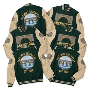 Chaqueta universitaria al por mayor verde bosque con cuerpo de lana y mangas de cuero color canela, bordado de mampostería, ingenieros, arco, puente, viaducto y keystone. - Product Image 1