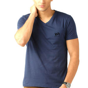 T-shirt col V pour homme, 100 % coton, imprimé sur mesure, coupe ample, matière légère et résistante, idéal pour l'été. - Product Image 1