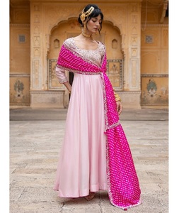 ชุดอานาร์กาลีผ้าไหมเครปธรรมชาติสไตล์อินเดีย พร้อมงานปักดิ้นและเลื่อม  พร้อมผ้าคลุมไหล่ปักดิ้นและเลื่อมผ้าจอร์เจตต์เทียม - Product Image 1