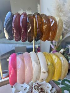 กำไลเรซิ่นทันสมัยจาก MN Exports กำไลแฟชั่นทำมือ ดีไซน์หรูหรา เครื่องประดับน้ำหนักเบา สวยงามโดดเด่น เหมาะสำหรับผู้หญิงมุสลิม - Product Image 5