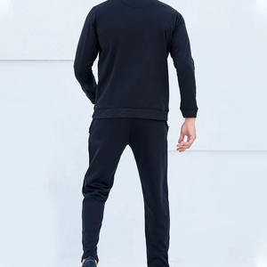 Ensemble de survêtements pour hommes au design optimal, vêtements d'hiver à prix bas, nouvelle arrivée, best-seller, logo personnalisé, option grandes tailles, service OEM - Product Image 4