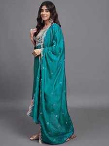 Conjunto de Kurta y Pantalón de Algodón Bordado Premium para Mujer con Dupatta de Organza |   Ropa Étnica India Completamente Cosida y Lista para Usar - Product Image 1
