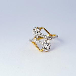Bague de luxe exclusive pour femme en or jaune 14 carats certifiée IGI, bijou artistique, pièce de mode affirmée, cadeau de mariage ou de fête nuptiale - Product Image 2