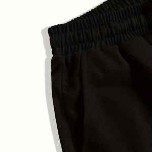 Conjunto de Sudadera con Capucha Gris y Pantalones Cortos Negros para Hombre The Love Social Club, Ropa Casual de Otoño con Diseño Estampado y Logotipo Frontal, 100% Algodón - Product Image 4