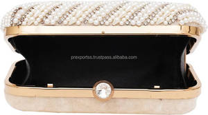 Monedero de mano pequeño multicolor de moda con bordado de perlas y cuentas para fiesta - Product Image 2