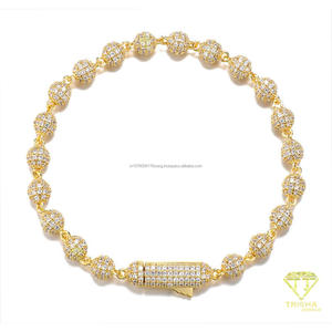 สร้อยข้อมือประดับเพชรเม็ดกลมสีทองจาก Gold Tone Lab พร้อมตัวล็อกแบบกล่องกว้าง สำหรับผู้ซื้อเครื่องประดับขายส่ง - Product Image 3