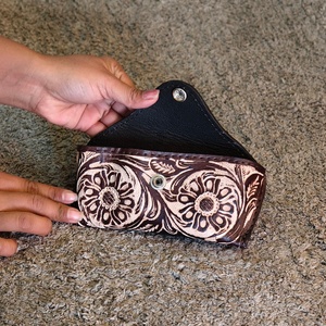 Genuine Leather Women's <b>Wallets</b> Vintage Style <b>Waterproof</b> Anti-Theft Personalized Gifts Clutch Cover Hand craved Bulk order - Product Image 2
