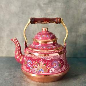 Tetera de Cobre Roja con Flores Hecha a Mano, con Asa de Madera, Tetera Tradicional Vintage para Hervir Agua, Té, Café, Decoración de Cocina - Product Image 1