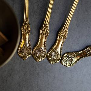 Cuchara de Postre Dorada con Diseño Artístico y Asa Esculpida, para Hogar y Hotel, de UO - Product Image 5