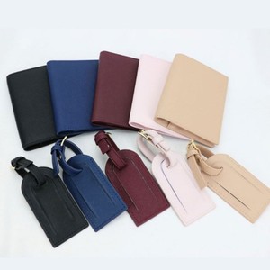 Etiqueta de Equipaje y Porta Pasaportes de Cuero Original para Maletas de Viaje, con Logotipo Personalizado, Elegante, para Avión o Crucero - Product Image 1