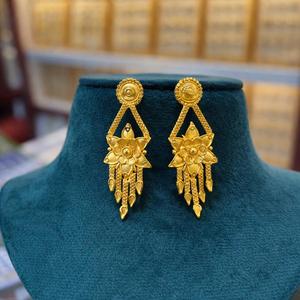 Boucles d'oreilles classiques MOLL JEWELLERS plaquées or 24 carats pour femmes, design à pompon, forme de cœur en corail, bijoux de luxe pour soirée A-55061 - Product Image 5