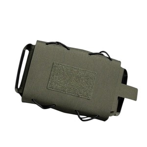 Bolsa Impermeable Verde Oxford con Correas Desmontables para Camping y Supervivencia, Hecha en Vietnam - Product Image 2