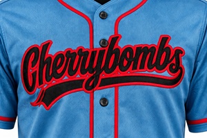 Maillot de baseball personnalisé bleu ciel sublimé, vente en gros, haute qualité, uniforme de match pour équipe Cherry Bombs, vêtements de sport respirants en maille - Product Image 4