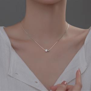Collier en os de serpent en perles d'eau douce naturelles pour femmes Style rétro français minimaliste Polyvalent pour la clavicule Mode élégante - Product Image 3
