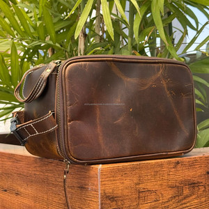 Neceser de cuero de grano completo Vintage para hombre, kit de viaje duradero Dopp con compartimentos con cremallera, bolsillos de malla y asa de transporte - Product Image 4