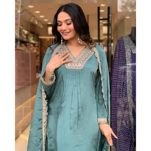 Salwar Kameez de Poliéster de Diseño para Fiesta, Top y Hermosa Dupatta, Estilo Plazzo Elegante - Product Image 5