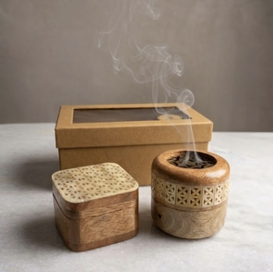 Brûleur d'encens en bois d'acacia artisanal, écologique, 100% naturel, porte-bakhoor avec design personnalisable, diffuseur d'aromathérapie - Product Image 1
