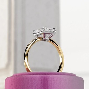 Anillo de Diamante Cultivado en Laboratorio con Corte Esmeralda, Diseño Moderno, Certificación IGI, Claridad VVS, Oro Sólido de 14k/18k para Bodas de Mujer - Product Image 2