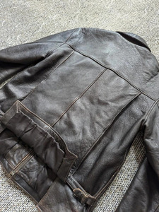 Chaqueta Larga Casual de Cuero Negro Curtido Impermeable para Hombre Ruya Surgical M65 con Cuello Mandarín y Logotipo Frontal ISO Satinado - Product Image 2