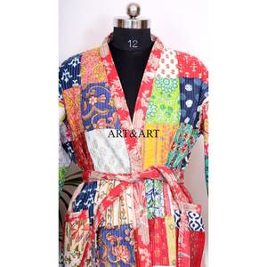 Kimono de Seda Bohemio Hecho a Mano en India con Parches Kantha, Elegante Ropa de Playa y Dormir para Mujer, Transpirable, con Cinturón y Lazos Delanteros - Product Image 4