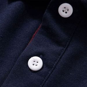 เสื้อเชิ้ตแขนสั้นผู้ชาย สีพื้น พิมพ์ลายดิจิทัล ผ้าถัก คอปก ปกติ ทรงลำลอง สีขาว ระบายอากาศได้ดี ผ้าปิเก้ - Product Image 5