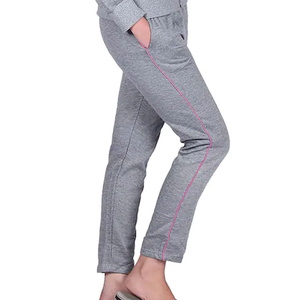 Ensemble de survêtement gris personnalisé pour femme : sweat à capuche zippé et pantalon de jogging assorti – Tenue de sport décontractée deux pièces - Product Image 4