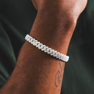 Bracelet unisexe Hiphop Cuban Link Iced Out avec diamants taille brillant, bijoux de luxe en or et rhodium noir pour mariages - Jewellery Planet - Product Image 5