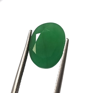 Esmeralda Verde Zambiana Natural de Buena Calidad, 5.00 Quilates, Corte Ovalado, Sin Tratar, Facetada, Piedra Preciosa Suelta de 10X13 mm para Joyería - Product Image 4
