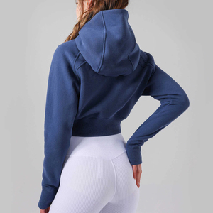 Veste à capuche zippée courte pour femme, coupe ajustée, avec trous pour les pouces, manches longues, pour le sport, le yoga, vêtements de sport, logo personnalisé, vente en gros, OEM disponible - Product Image 4