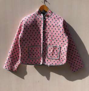 เสื้อแจ็คเก็ตผู้หญิงลายดอกไม้สไตล์โบฮีเมียนทำมือจากผ้าฝ้ายเย็บลายพิมพ์ลายบล็อกพร้อมเชือกผูกปิดด้านหน้าแบบดิบ - Product Image 1