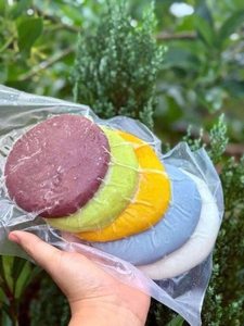 Pastel de Arroz Glutinoso Vietnamita Tradicional, Congelado, Hecho a Mano, Masticable, con Colores Naturales - Product Image 5