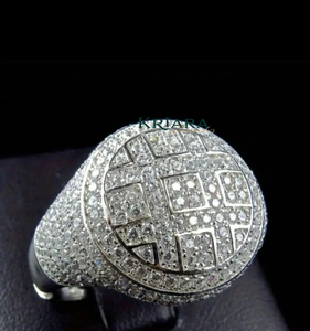 Bague signet pour homme en or blanc avec diamants de laboratoire taille brillant rond couleur D, pour usage quotidien - Product Image 1
