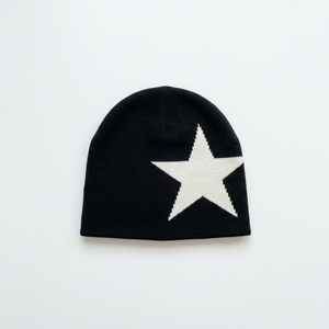 Bonnet unisexe noir avec motif géométrique étoile blanche, chapeau d'hiver décontracté, circonférence de la tête 56-58 cm, tricoté à la machine en acrylique - Product Image 4