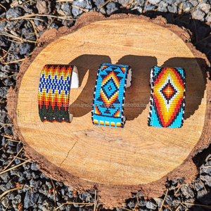 Bracelets en résine faits à la main, colorés et vibrants, pour femmes et hommes, bijoux artisanaux indiens uniques, vente en gros - Product Image 2