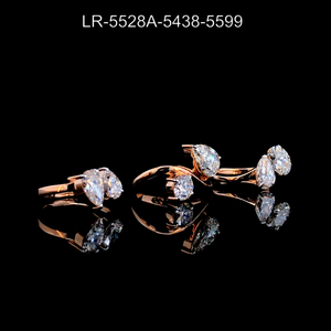 แหวนเพชรเพาะเลี้ยงในห้องปฏิบัติการ ทองคำชมพู 14k รับรองโดย IGI ทรงกลมและทรงหยดน้ำ เครื่องประดับชั้นดี ประกายเจิดจรัส ความงามนิรันดร์ คลาสสิก - Product Image 4