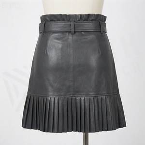 Jupe courte en cuir PU pour femme, taille haute, avec ceinture, ourlet plissé, couleur unie, style toutes saisons - Product Image 2