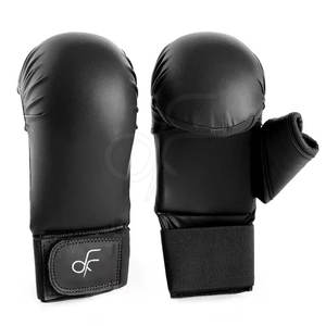 Gants de karaté légers et respirants avec sangle de poignet réglable pour l'entraînement, le sparring et la remise en forme - Product Image 1