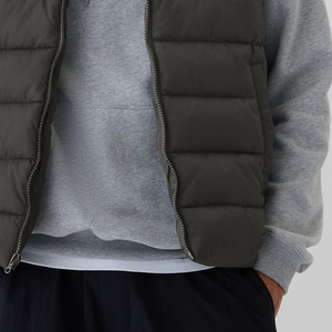 Chaqueta sin mangas con cuello alto y cremallera completa para hombre, estilo casual de invierno, tipo puffer. - Product Image 5