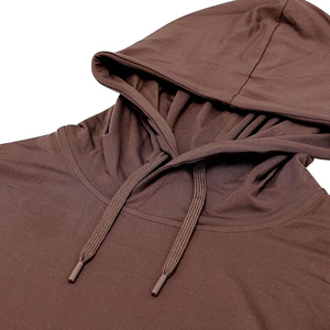 Camiseta de Punto con Capucha para Hombre, Color Marrón, Manga Larga, Corte Regular, Estilo Casual, Color Sólido - Product Image 3