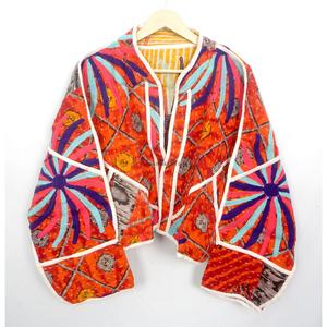 Chaqueta Kantha para Mujer al por Mayor, Hecha a Mano en India, Estilo Bohemio Bordado con Cierre Abierto, Chaquetas Modernas con Estampado Floral - Product Image 1
