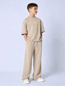ONETEN APPARELS Ensemble de survêtement en coton beige pour garçons, col rond, manches courtes, coupe ample, pantalon à cordon avec poches latérales, printemps - Product Image 3