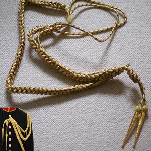 Aiguillette de Cordón Metálico Trenzado Verde para Uniformes Clásicos - Product Image 4
