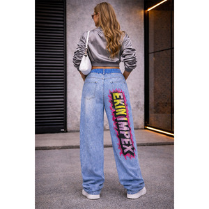 Jean en denim taille mi-haute, délavé et déchiré, coupe ample à jambe large, double taille, avec empiècements, logo personnalisé, style streetwear, 100% coton, pour le voyage, vente en gros - Product Image 4