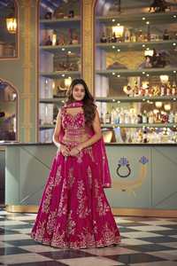 Lehenga de diseñador para fiestas y bodas, con bordado de lentejuelas e hilos, blusa sin coser y dupatta con adornos. - Product Image 1