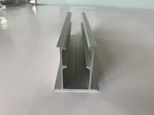 Rail de montage solaire en aluminium pour système de montage solaire de haute qualité, fabriqué au Vietnam - Product Image 4