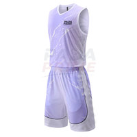 Uniforme de basket-ball moderne en polyester respirant avec technologie de séchage rapide, logo personnalisé pour l'entraînement quotidien et les activités sportives des hommes